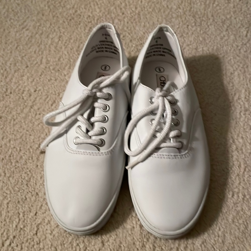 CHEROKEE-Women’s sneaker NWOT - Picture 1 of 6